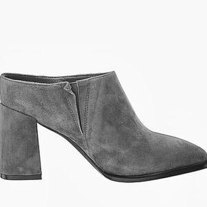 Sbicca Soft Gray Suede Slip On Mules Pointed Toe Chunky Heel Women's Size 9